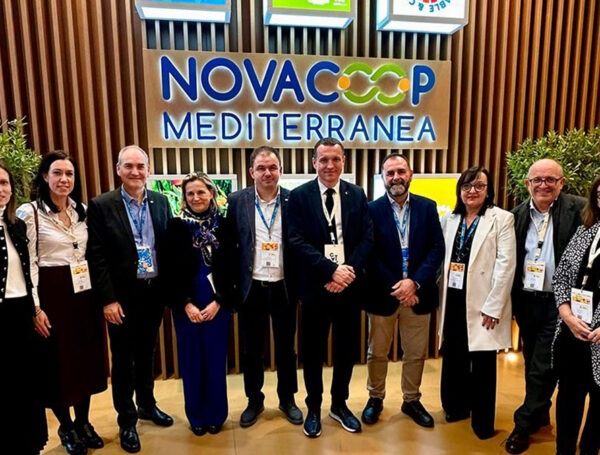 Visita institucional en el stand de NOVACOOP MEDITERRANEA